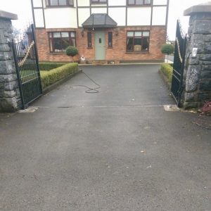 cleaning doctor driveway cleaning service